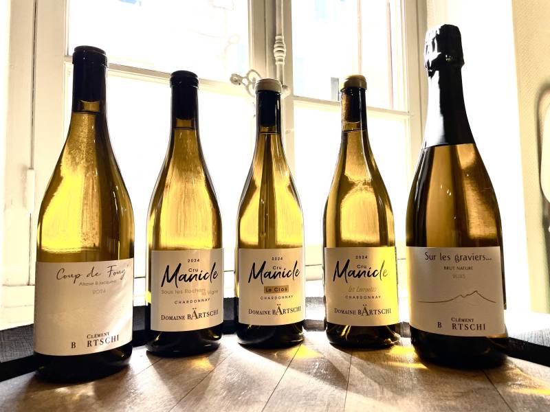 Domaine Bärtschi Clément Bärtschi Manicle Bugey vin du Bugey Chardonnay Bugey Altesse Jacquère vin blanc de montagne vin biologique terroir de Manicle vin d'altitude Blanc de Blancs Chardonnay Sur les Graviers Brut Nature cave à vins grands vins du Bugey 