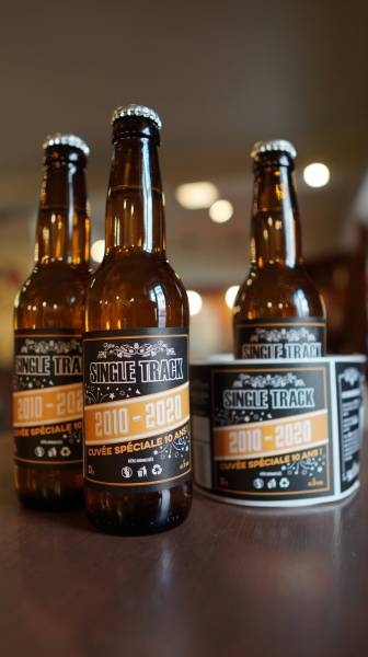 La bière des 10 ans de SINGLE TRACK : une blanche légère, citron vert-gingembre !